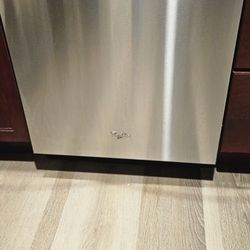 Whirlpool Dishwasher 