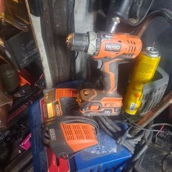Ridgid Drill With Battery And Charger 