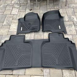 GMC Sierra / Chevy Silverado Fooor Mats