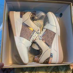 Micheal Kors Sneakers Size 8m