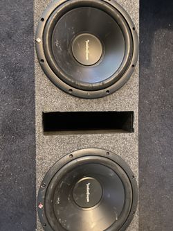 2 Rockford Fosgate 12" 1000 Watt Subwoofers & Box 