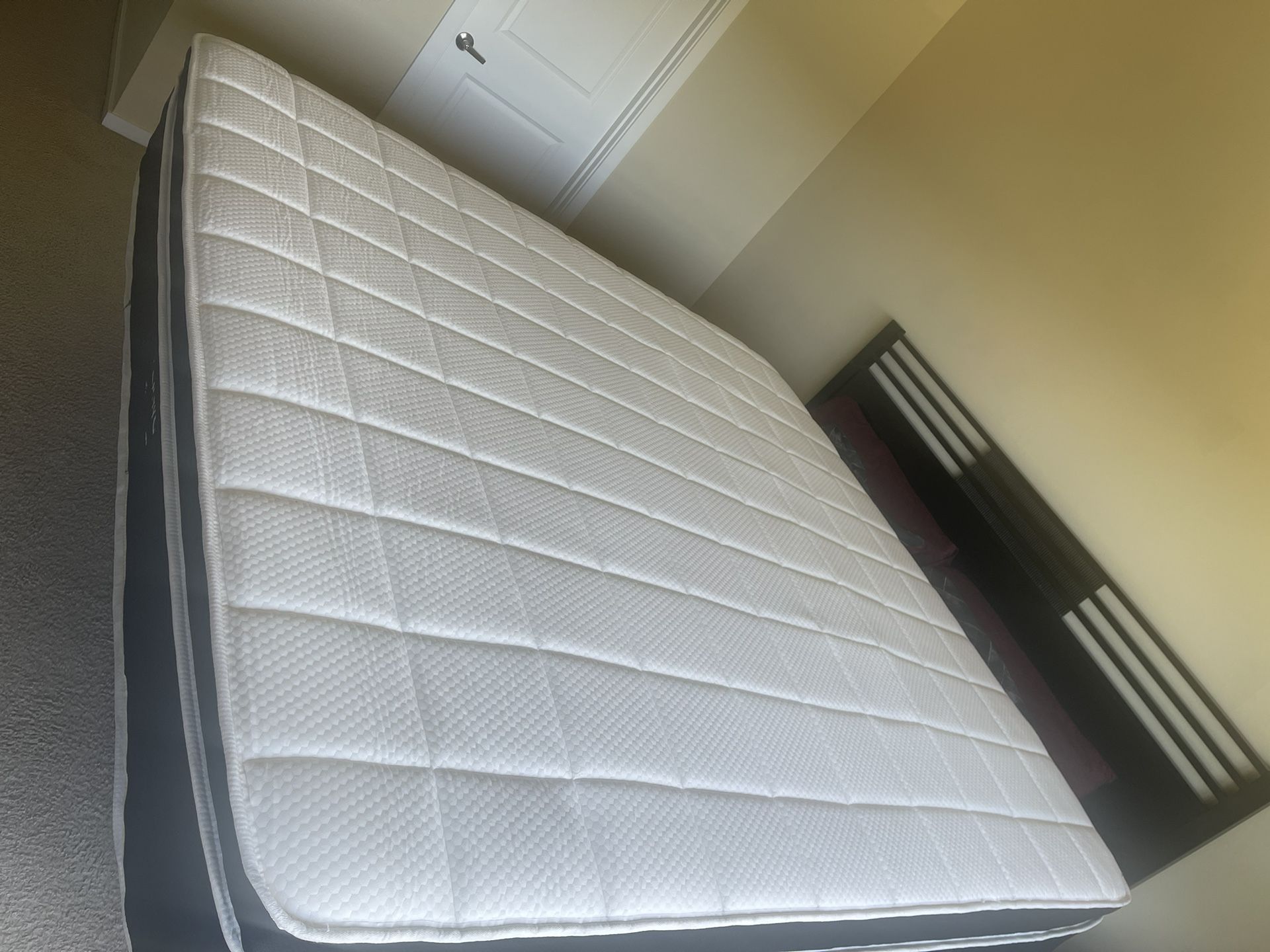 King Mattress Plus 2 Twin Box Spring