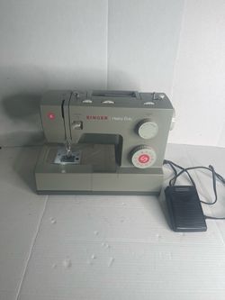 Singer 4452 Heavy Duty Mechanical Sewing Machine