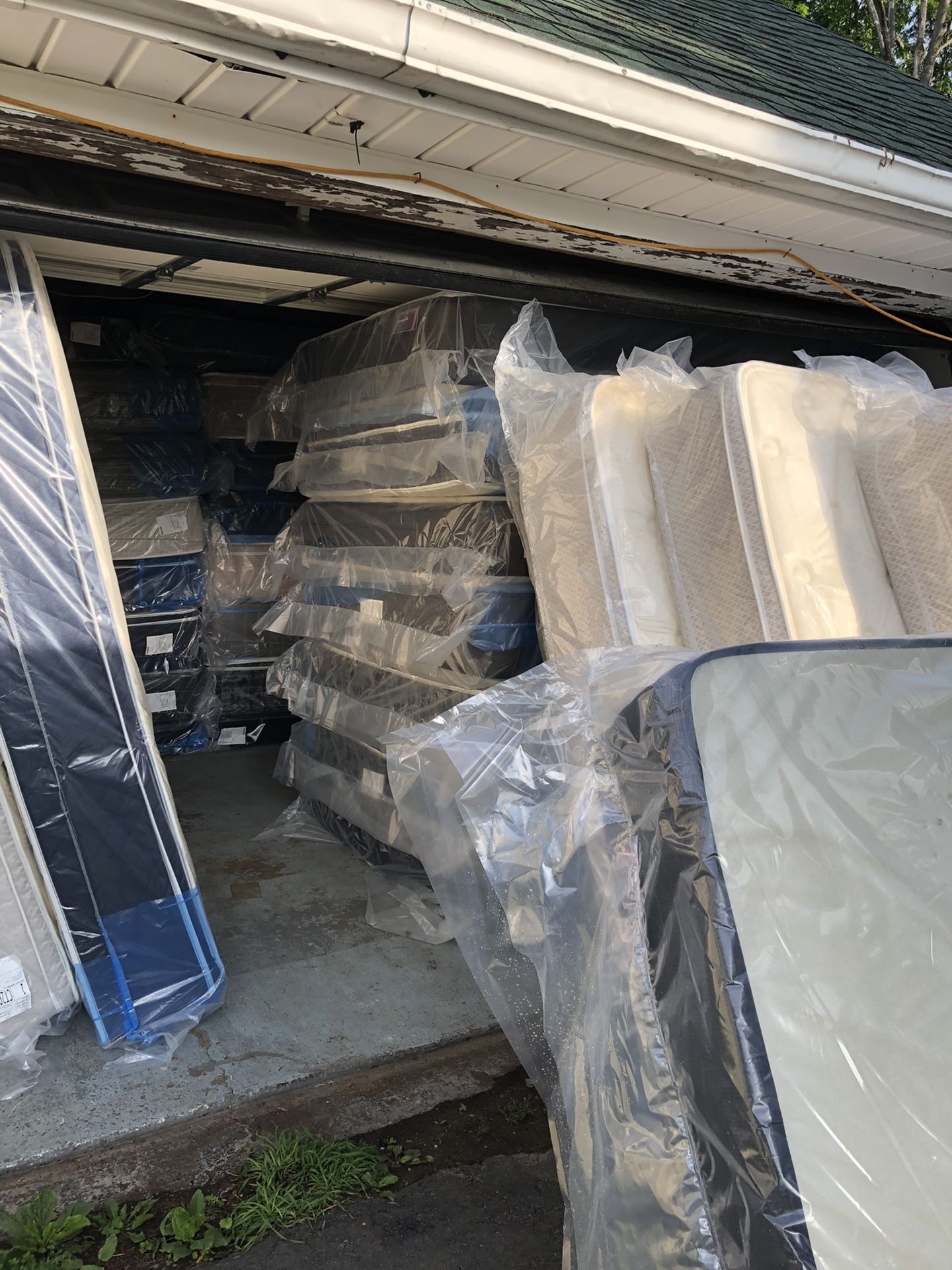 So Many Mattresses! Free Fast Local Delivery