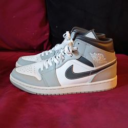 Jordan 1 size 10,,no box