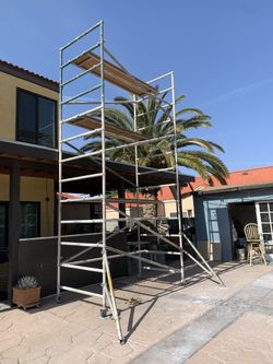 Scaffolding 4 Stories High