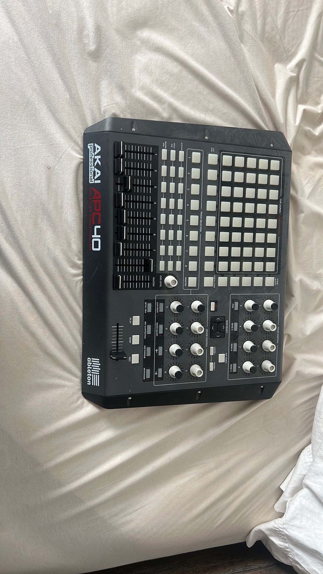 Akai apc 40
