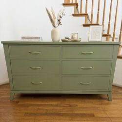 Solid Wood Sage Green 6-Drawer Dresser - (FREE DELIVERY)