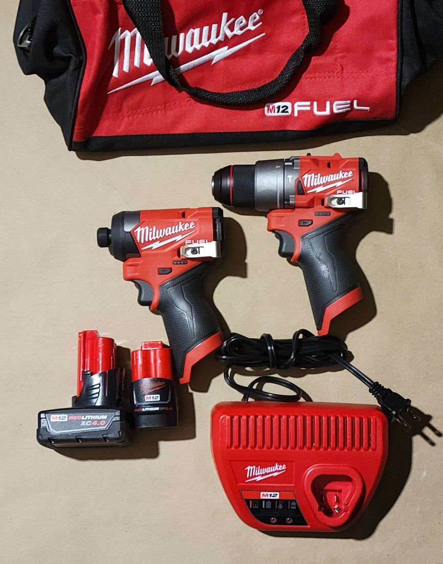 Milwaukee M12 FUEL Hammer Drill Kit 