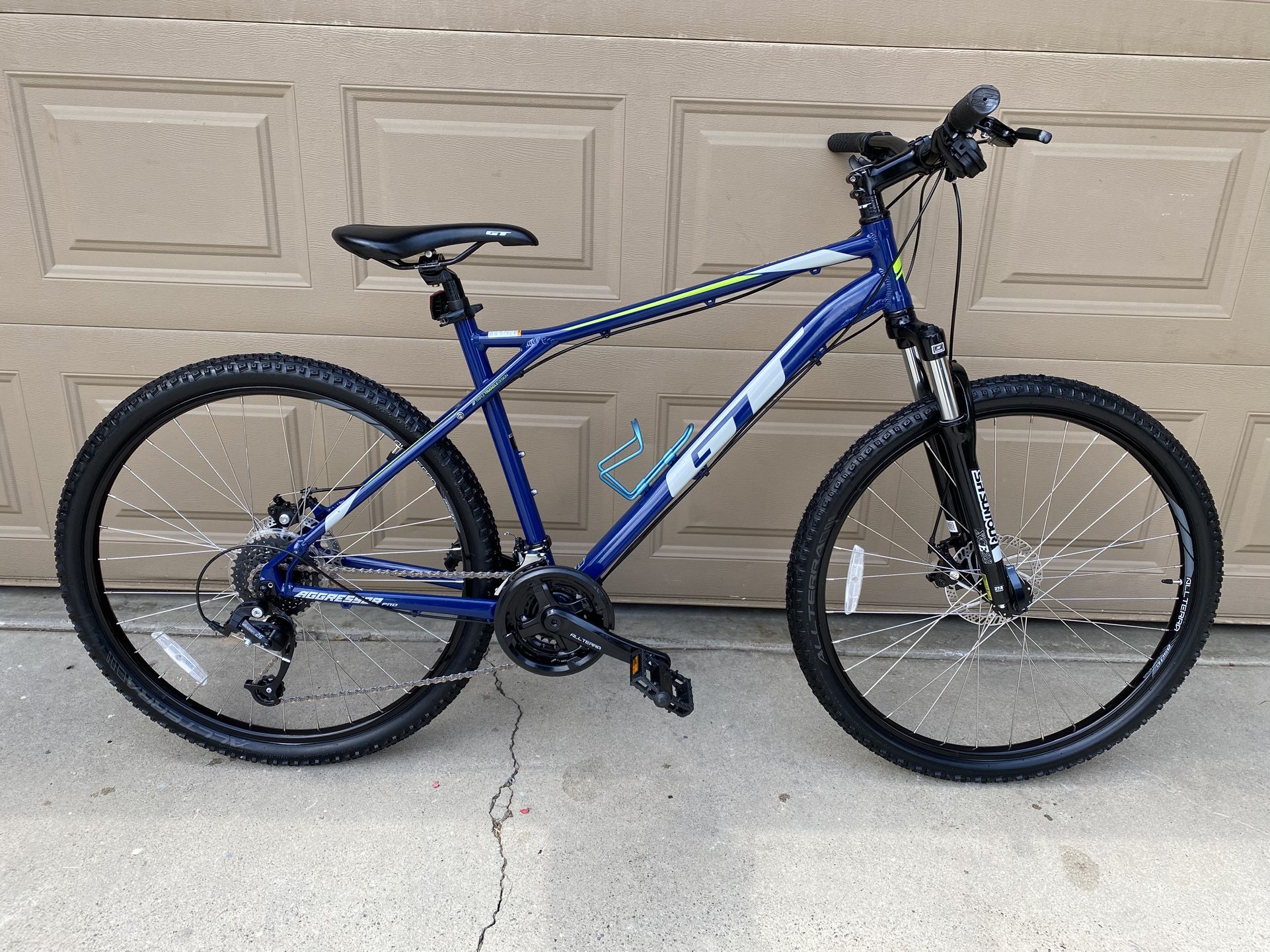 GT Aggressor Pro Mountain Bike