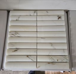 Calacatta Gold Fluted Marble Mosaic Tile Box
