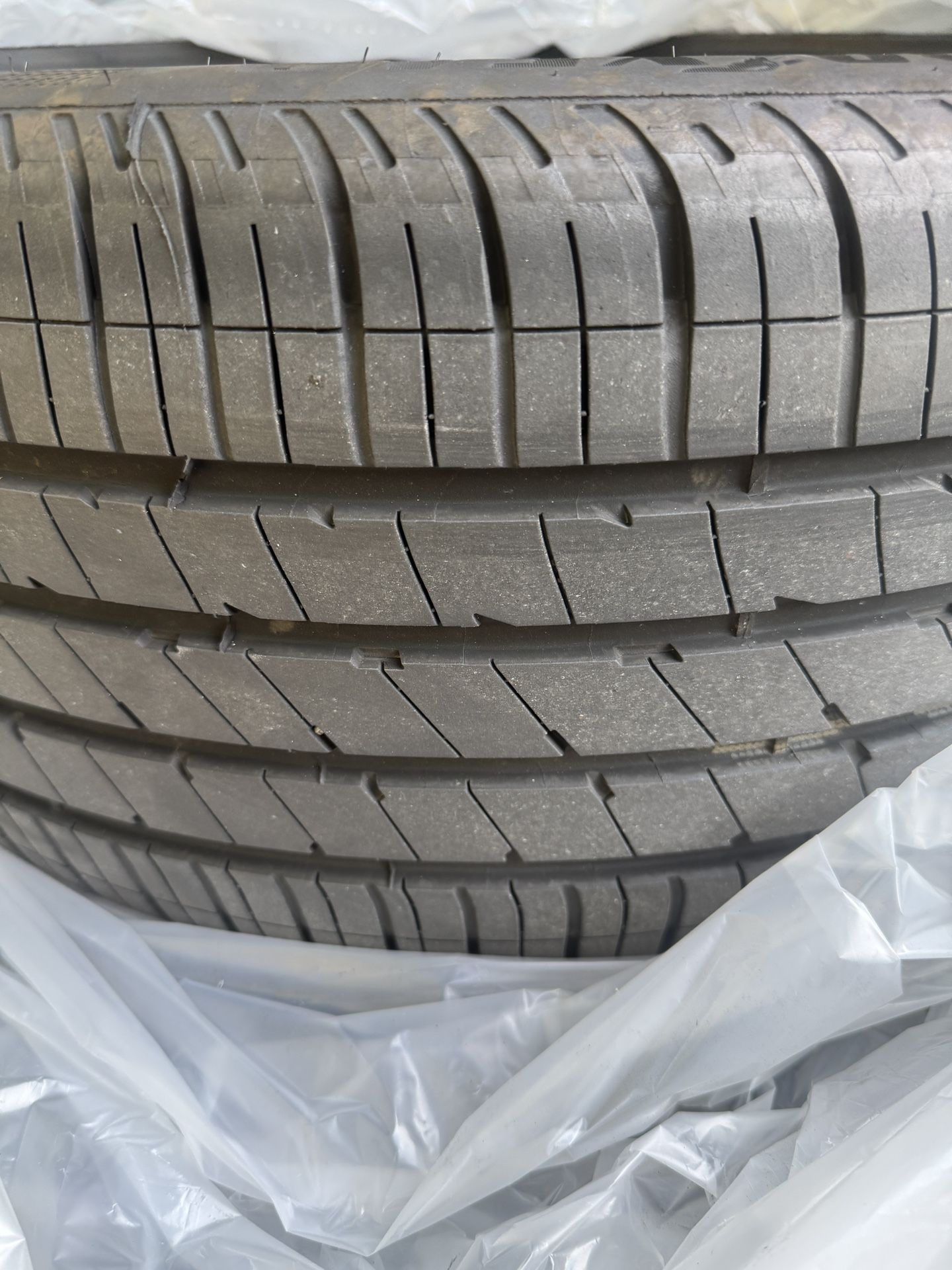 Tesla Model Y 20 Inch Tire . new Goodyear eagle F1 asymmetric 5 255/40R20 101W M+S