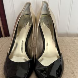 GUESS GIRLS METALLIC  & BLACK PUMPS  7M!