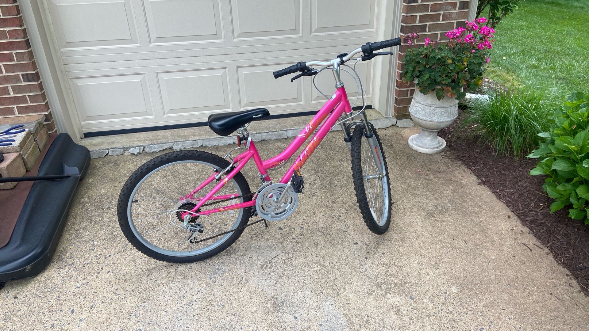 18 Speed Pacific Youth bicycle