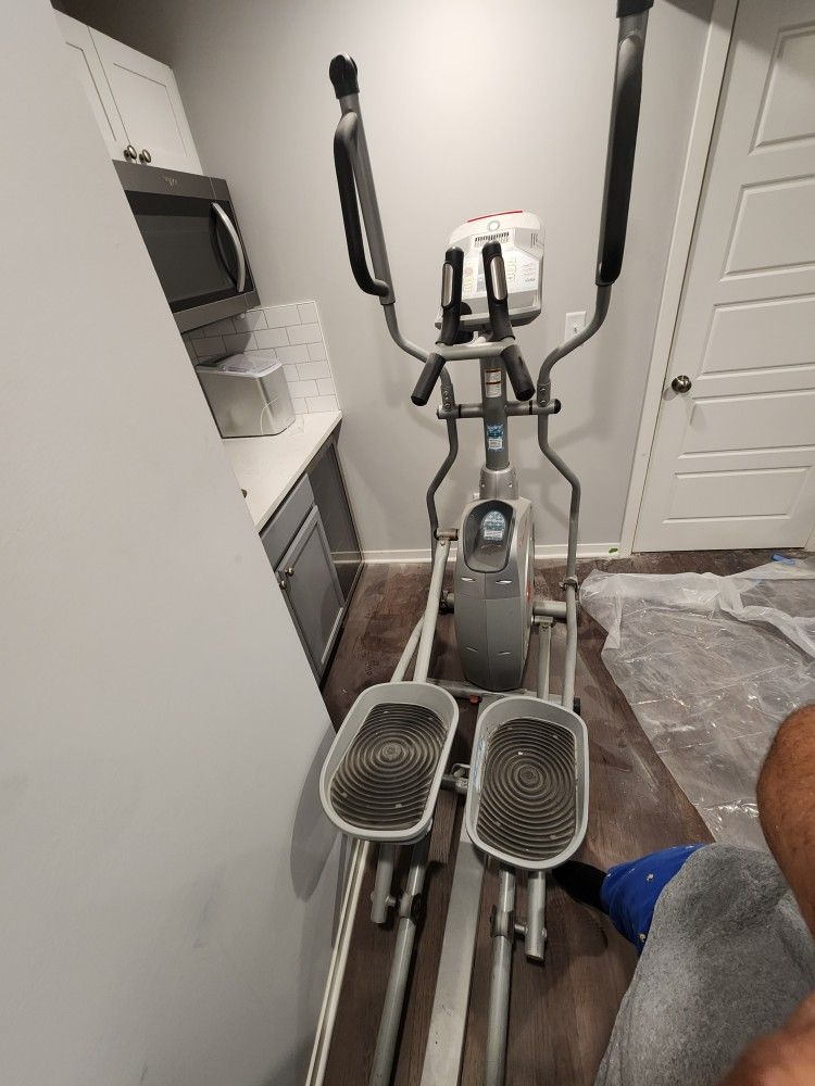 Schwinn 430 Elliptical