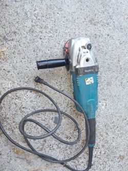 Makita grinder