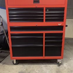 Milwaukee Roll Away Tool Box Never Used 