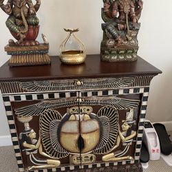 Egyptian Hutch