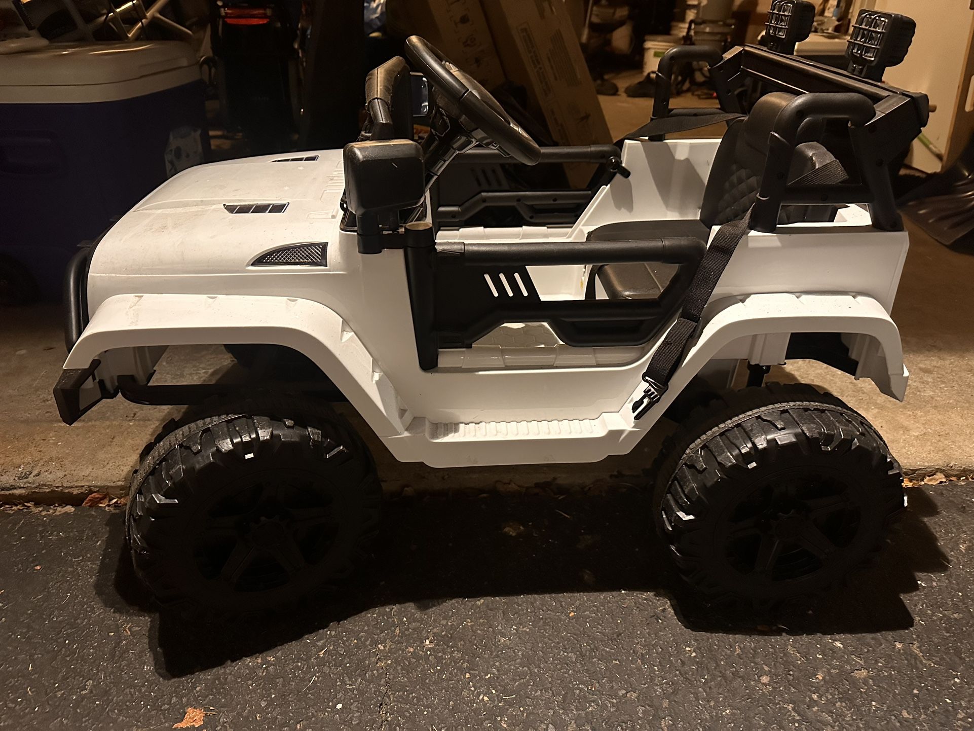 12V Electric Ride-On Jeep with Remote Control - White
