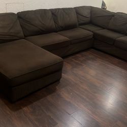 Sectional Couch ! 250