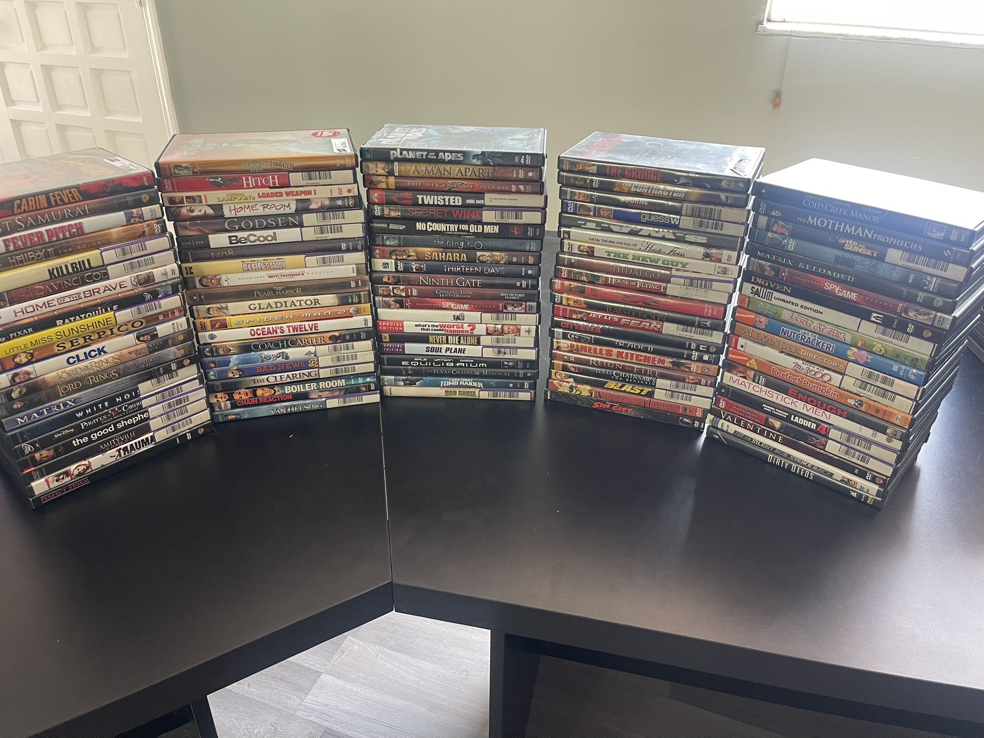 100 MOVIES DVD’s EXCELLENT CONDITION ALL WORK 100 Different DVD MOVIES 