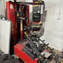 Corghi. Tire Changer
