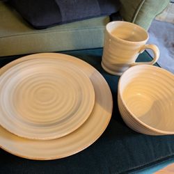 Dinnerware/Tableware Set