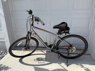 Giant Cypress Bike