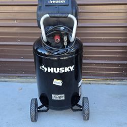 Husky 30g Single Stage Oil Free Portable Vertical Electric Air Compressor 