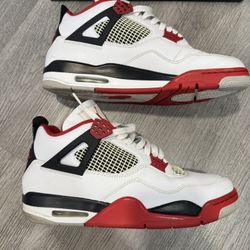 Air Jordan 4 Retro ‘Fire red’ USED