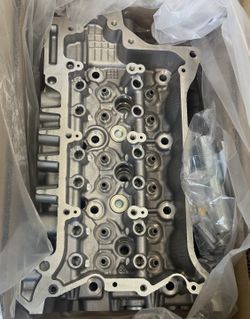 Tacoma cylinder head right side 3.5L V6 2GR-FKS 11101-80017