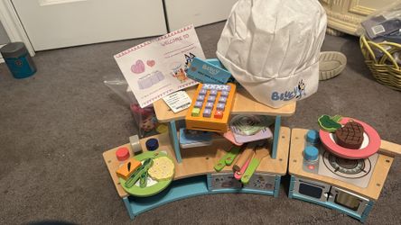Bluey Wooden Restaurant Play Set