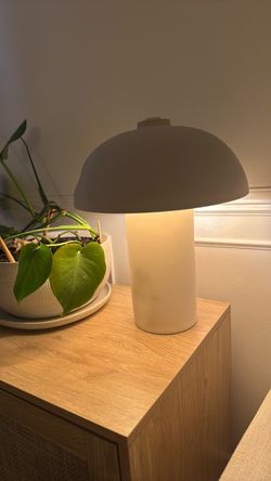 Table lamp