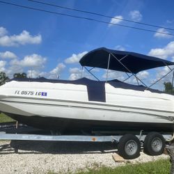 1999 MONTEREY 23 FT DECK BOAT