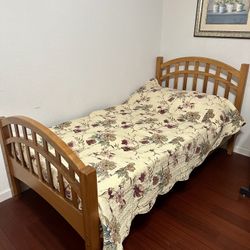 ~~~ Twin Size Bed Frame Set – Solid Wood, Can Convert to Bunk Bed with Ladder & Protectors!~~