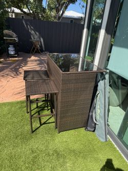 Outdoor Bar And 2 Stools Brown