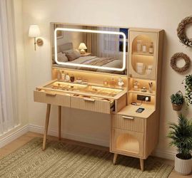 Vanity oak color