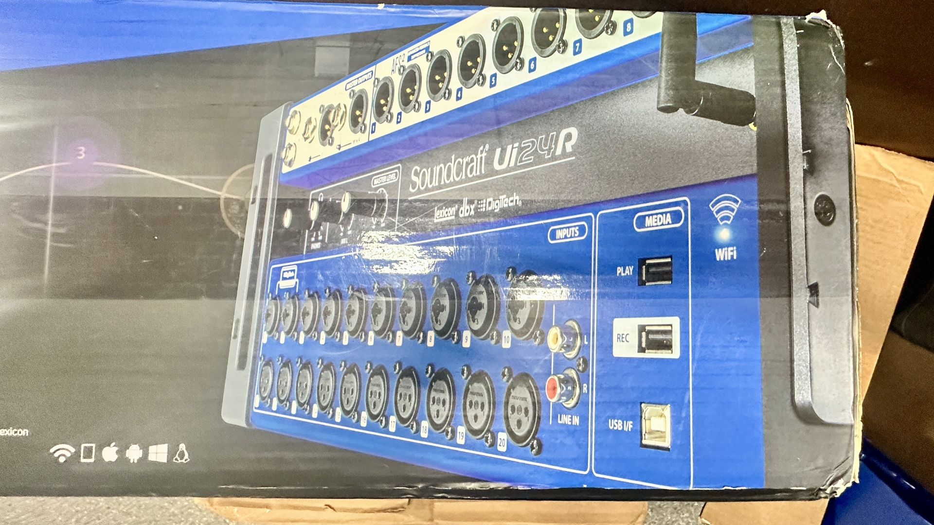 Soundcraft Ui 24 R, Mixer