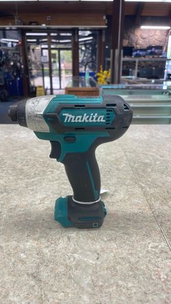 Makita DT03 12v max 1/4” impact driver tool only. 70519955