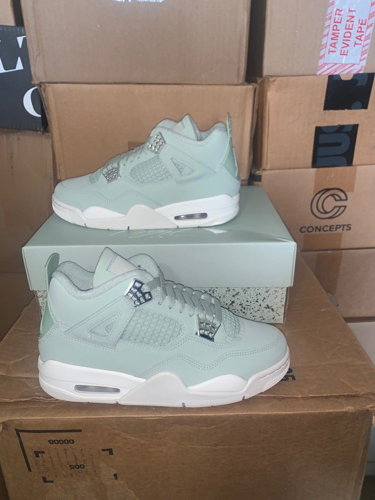 Brand New Nike Air Jordan Retro 4 Seafoam Size 8,7&8.5