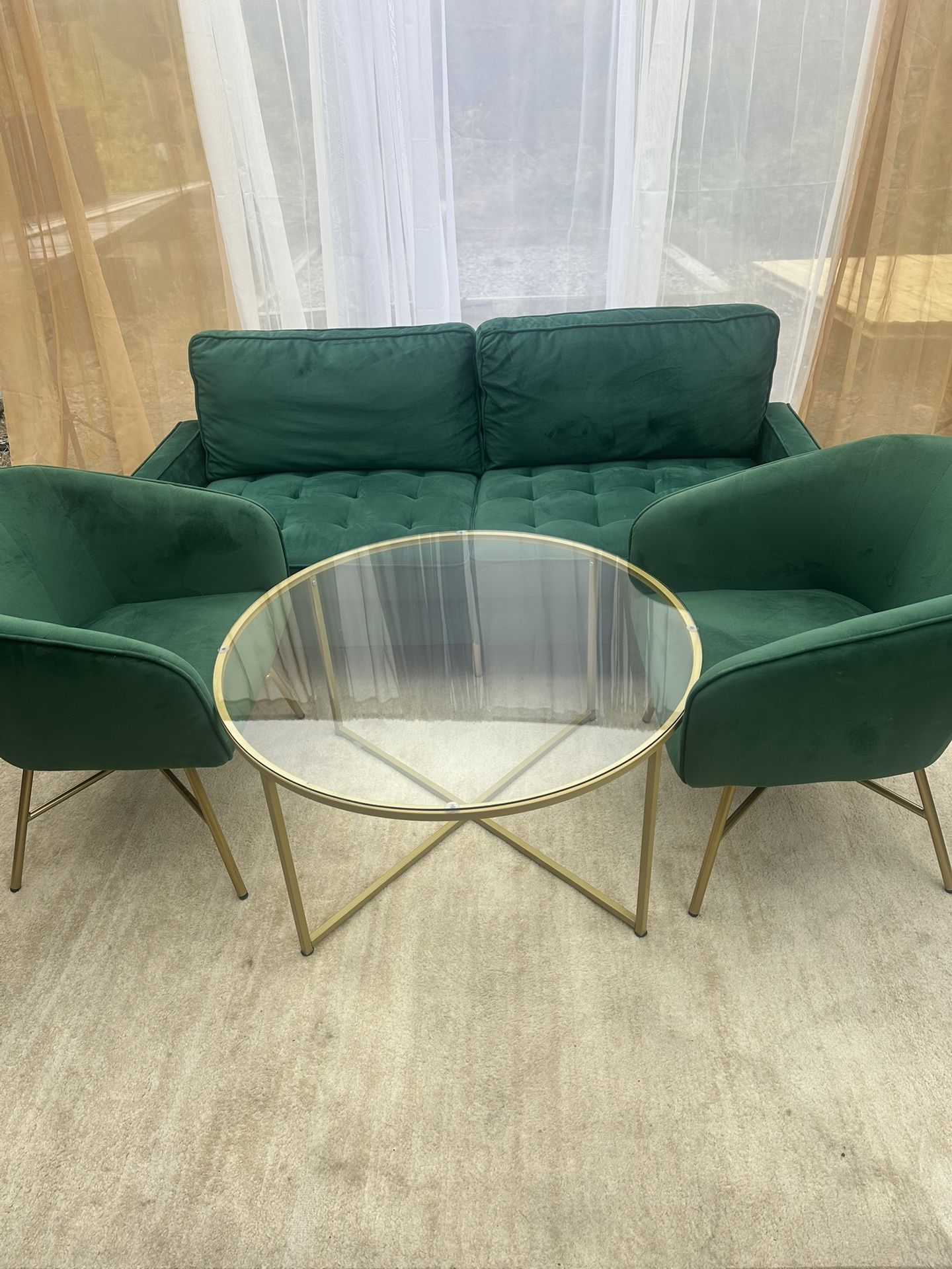 ********+PENDING*********Hunter Green Velour Living room Set