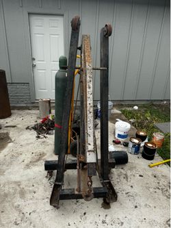 Engine lifter