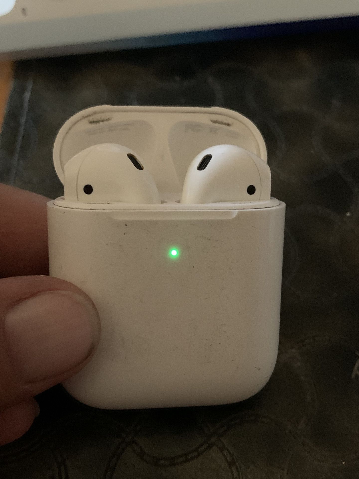 Apple AirPods 2