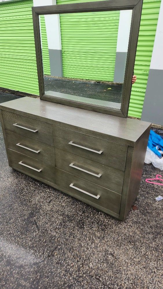 Drawer And Mirror 