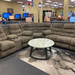 Workhorse Cocoa Reclining Sectional /couch 
