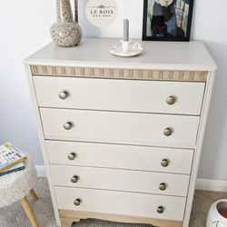 Real Wood 5-Drawer Dresser 