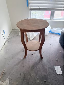 Round Accent / End Table – DIY Flip Project