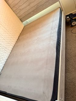 Queen box spring with Dark Gray Border