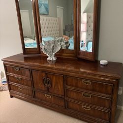 Dresser & Mirror 