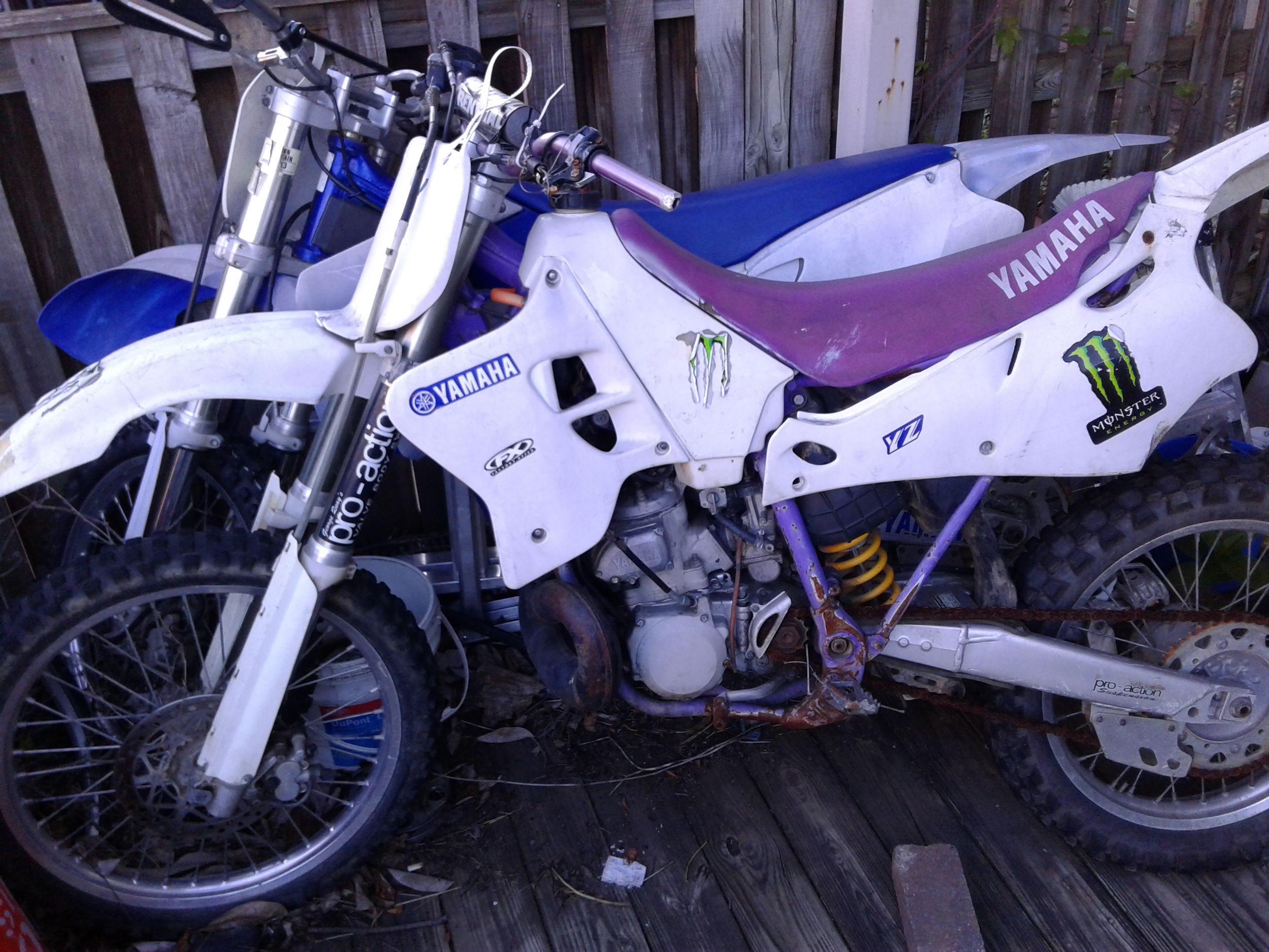 2 Yamaha 250x dirt bikes